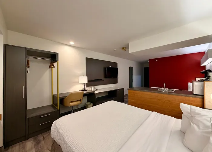 Ramada Limited Il I-74/i-55 2*