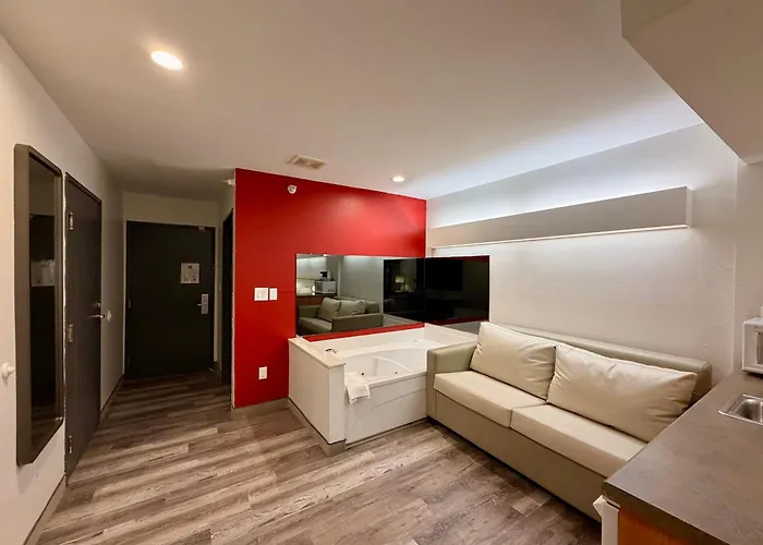 Ramada Limited Il I-74/i-55 2*