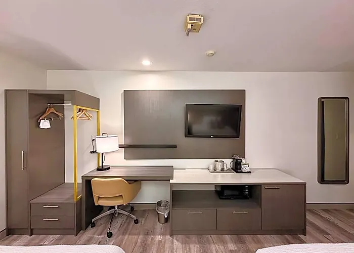 Hotel Ramada Limited Il I-74/i-55 2*