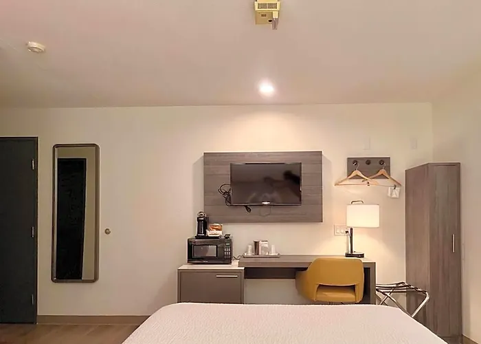 Ramada Limited Il I-74/i-55 2*