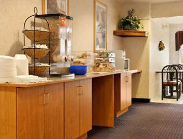 Hotel Ramada Limited Il I-74/i-55 2*
